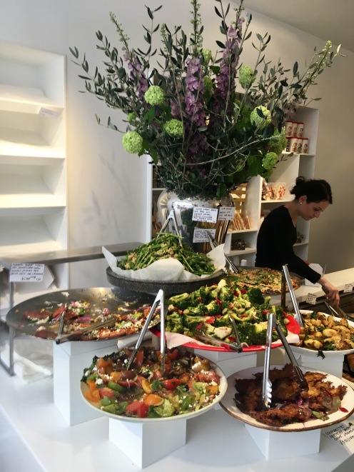 Salads and Veggie dishes, served by weight
